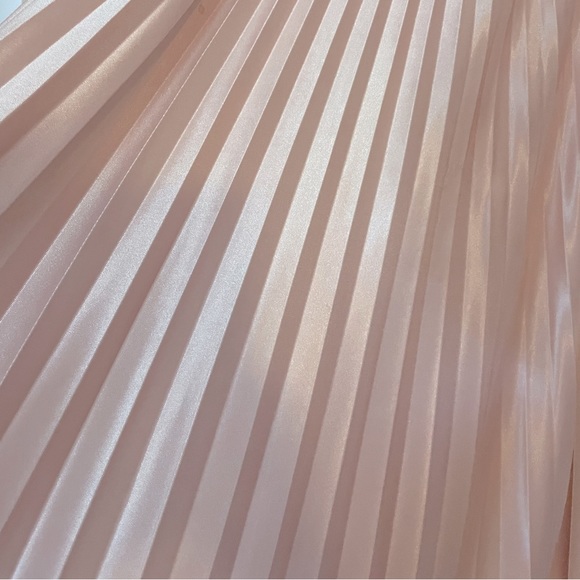 Pink pleated strapless floral gown - Picture 9 of 10